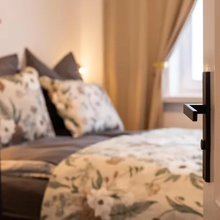 Apartament Emerald Design In *